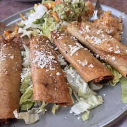 Baja Cantina - Shredded beef taquitos