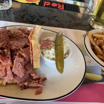 Nickels - Mini smoked meat sandwich - Smokehouse Near Me - Dorval, Quebec Nickels - Mini smoked meat sandwich - Smokehouse Near Me - Dorval, Quebec