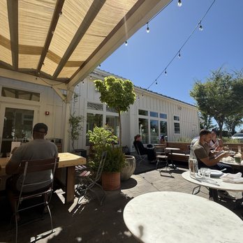 Perenn - Rancharrah - Outside dining - Coffee & Tea Near Me - Reno, Nevada Perenn - Rancharrah - Outside dining - Coffee & Tea Near Me - Reno, Nevada
