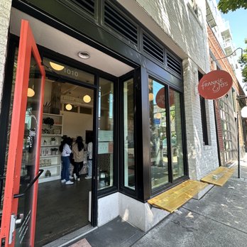 Frankie & Jo's - Capitol Hill - Outside - Ice Cream & Frozen Yogurt Near Me - Seattle, Washington