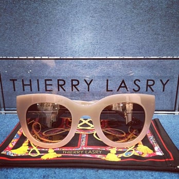 Larry Opticiens - Eyewear & Opticians Near Me - Paris, 75