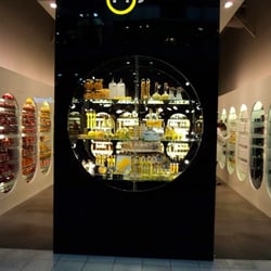 Happy Lab - Shop front