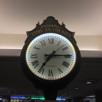 Eppley Airfield - OMA - Clock in food court~ - Airports Near Me - Omaha, Nebraska