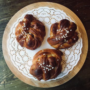 The Wee Boulangerie - Cinnamon Buns - Bakeries Near Me - Edinburgh, MLN