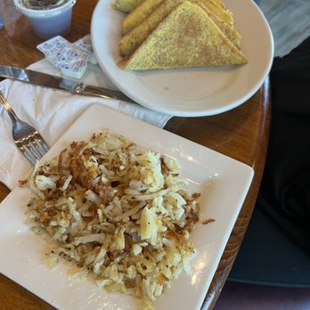 Three Bears Resort, Ascend Hotel Collection - Breakfast - Hotels Near Me - Warrens, Wisconsin Three Bears Resort, Ascend Hotel Collection - Breakfast - Hotels Near Me - Warrens, Wisconsin