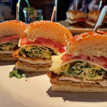 R+D Kitchen - Crispy Chicken Sandwich - New American Near Me - Yountville, California R+D Kitchen - Crispy Chicken Sandwich - New American Near Me - Yountville, California