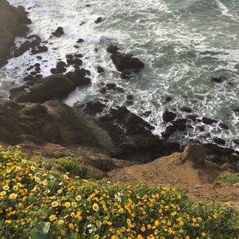 Mori Point - View from cliff on top of the hill - Hiking Near Me - Pacifica, California