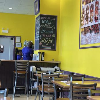 Batter & Berries - Inside the restaurant - Breakfast & Brunch Near Me - Chicago, Illinois Batter & Berries - Inside the restaurant - Breakfast & Brunch Near Me - Chicago, Illinois