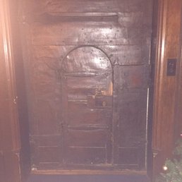 Entrance- you have to go through the small door... Entrance- you have to go through the small door...