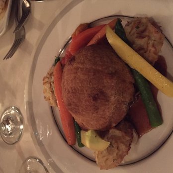 Castle Inn Restaurant - Beef Wellington - American Near Me - Cavendish, Vermont