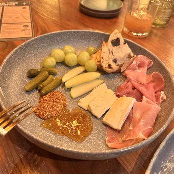 Le Grand - cheese and charcuterie - Cocktail Bars Near Me - Pasadena, California Le Grand - cheese and charcuterie - Cocktail Bars Near Me - Pasadena, California