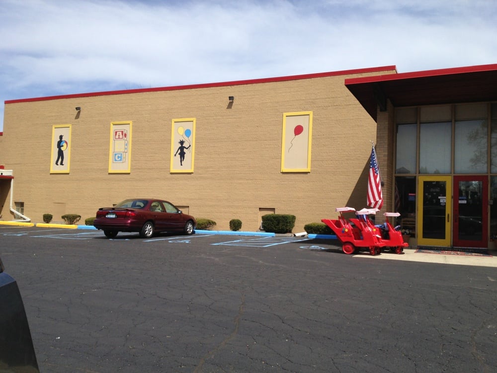 Gateway Country Day School - childcare center in Clawson, MI