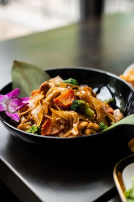 Som Dee Thai Kitchen & Bar by null