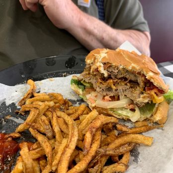 Smack That - HUGE burger! - Southern Near Me - Muskogee, Oklahoma