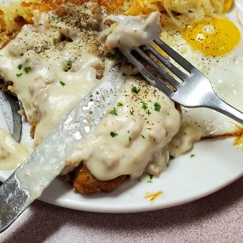 Bette's Place - Fried chicken steak with hashbrown - Breakfast & Brunch Near Me - Hood River, Oregon