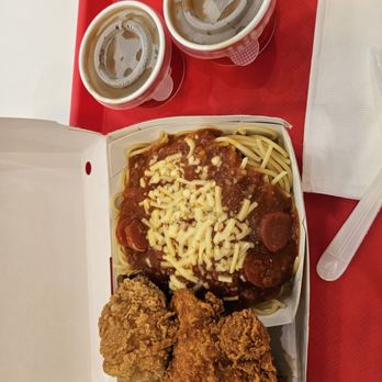 Jollibee - 2pc chicken and jolly spaghetti "perfect pair" - Fast Food Near Me - Milpitas, California