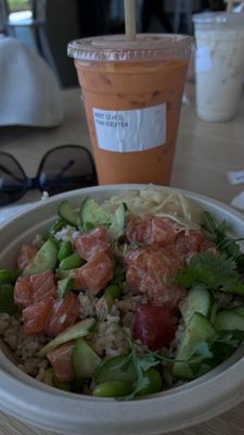 Olia Poke & Tea by null