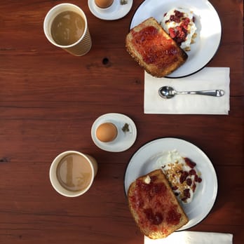 Sparrows Lodge - Breakfast in the garden - Hotels Near Me - Palm Springs, California Sparrows Lodge - Breakfast in the garden - Hotels Near Me - Palm Springs, California