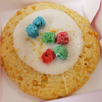 Crumbl - Brea - Berry crunch cookie - Bakeries Near Me - Brea, California Crumbl - Brea - Berry crunch cookie - Bakeries Near Me - Brea, California