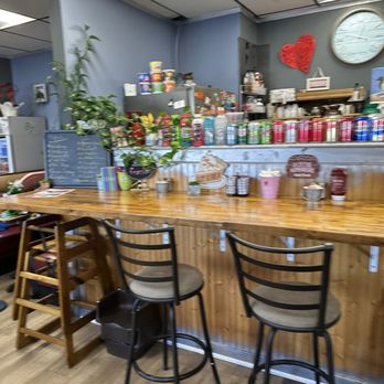 Fran's Restaurant - Bar seating area - American Near Me - Lewiston, Maine