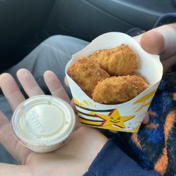 Carl's Jr - Jalapeño poppers - 6 for $3.99