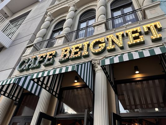 Cafe Beignet, Canal St. by null