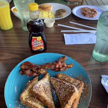 Sautee Trail Cafe - a plate of french toast and bacon - Breakfast & Brunch Near Me - Clarkesville, Georgia