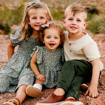 Ree Captures Photography - Outdoor Natural Family and Maternity Photographer - Session Photography Near Me Ree Captures Photography - Outdoor Natural Family and Maternity Photographer - Session Photography Near Me