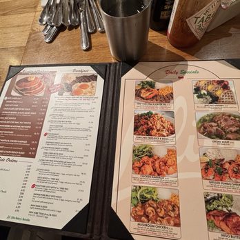 Liliha Bakery - Ala Moana - Menu and Daily Special - Breakfast & Brunch Near Me - Honolulu, Hawaii