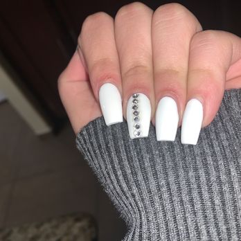 V-Tech Nails and Spa - White set - Nail Salons Near Me - Fresno, California