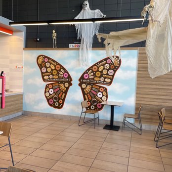 Dunkin' - Decor - Coffee & Tea Near Me - Woodland Hills, California