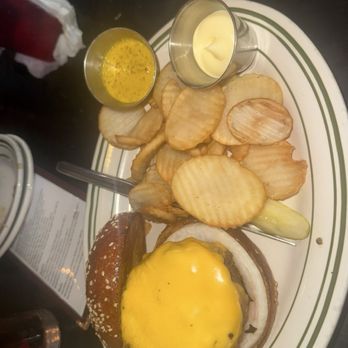 Eebee's Corner Bar - cheeseburger - Beer Bar Near Me - Washington, DC, District of Columbia Eebee's Corner Bar - cheeseburger - Beer Bar Near Me - Washington, DC, District of Columbia
