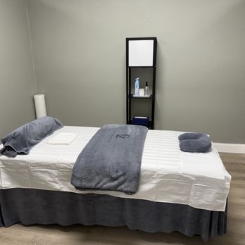 Zero Gravity Massage Center - Massages table - Massage Near Me - Robstown, Texas