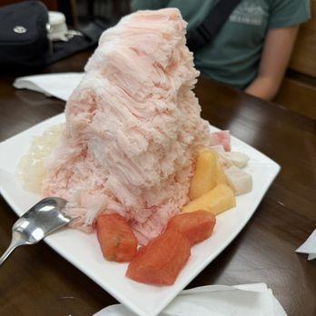 Frostcity - Watermelon and Lychee flavored shaved ice - Desserts Near Me - Honolulu, Hawaii