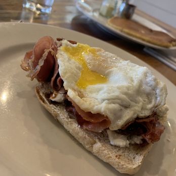 Oddfellows - Sweet and savory toast - Breakfast & Brunch Near Me - Dallas, Texas Oddfellows - Sweet and savory toast - Breakfast & Brunch Near Me - Dallas, Texas