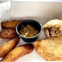 The Empanada Box - What A Jerk Box with some delicious mango chutney sauce