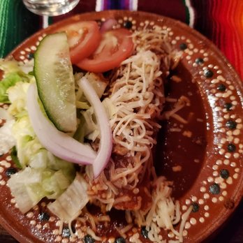 Mojitos Mexican Grill - Beef enchilada - New Mexican Cuisine Near Me - Windsor Heights, Iowa