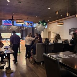 Pinheads & Alley's Alehouse