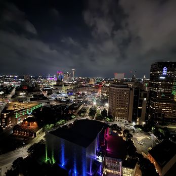Thompson San Antonio - Riverwalk - Night view - Hotels Near Me - San Antonio, Texas