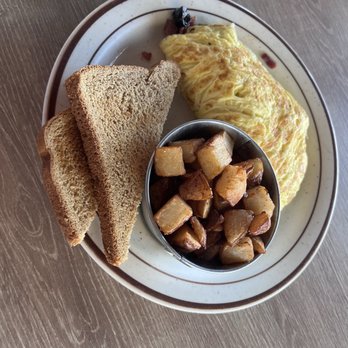 Fresh & Yummy Cafe - California omelette with side potatoes. - Breakfast & Brunch Near Me - Los Angeles, California