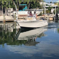 Vacation Boat Rentals - This is a 21' seafox single engine.. wish it had trim tabs but it did the job we needed it for!!