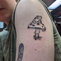 Jinx Proof Tattoo Emporium - A frog tattoo that one of the amazing artists did for me.