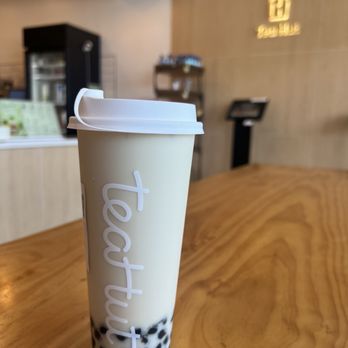 Tea Hut - White Peach Milk Tea with Boba - Bubble Tea Near Me - San Francisco, California Tea Hut - White Peach Milk Tea with Boba - Bubble Tea Near Me - San Francisco, California