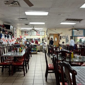 Diamond Head Restaurant 2 - the dining area - Chinese Near Me - Fort Smith, Arkansas