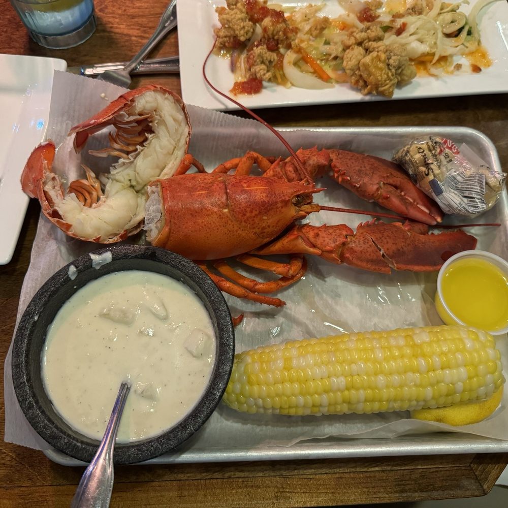 Geddy's - Cap'n Geddy's Lobster Bake - Seafood Near Me - Bar Harbor, Maine