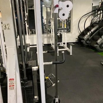 The Life Center - Clermont - Cable is completely missing! Also other cable machines shake and are hard to adjust up and down. - Chiropractors Near Me - Clermont, Florida