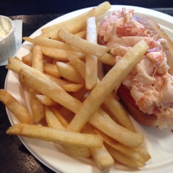 Courthouse Seafood Restaurant - Lobster roll and tartar sauce for the fries. - Seafood Markets Near Me - Cambridge, Massachusetts Courthouse Seafood Restaurant - Lobster roll and tartar sauce for the fries. - Seafood Markets Near Me - Cambridge, Massachusetts