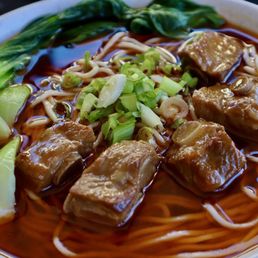 Braised Pork Ribs Noodles/红烧排骨面