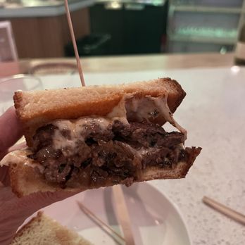 Cove Brewery - Best Smash Burger of my Life - Brewpubs Near Me - Deerfield Beach, Florida