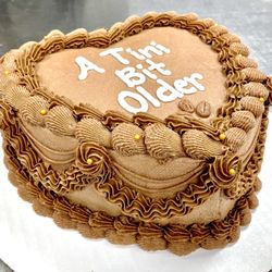 HannahCakes Bakery - Vintage Style Cake